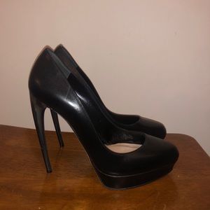 !Never worn - McQueen Pumps!